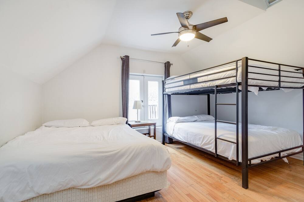 Photo of Bedroom in Wrightwood Neighbors