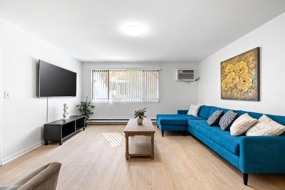 Photo of Livingroom in O'Hare