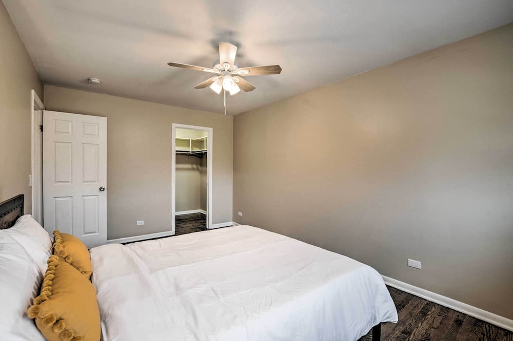Photo of Bedroom in Arlington Heights