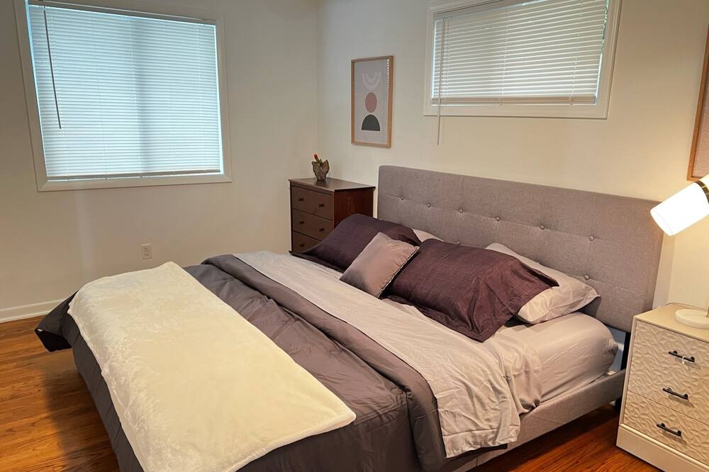 Photo of Bedroom in Urbana
