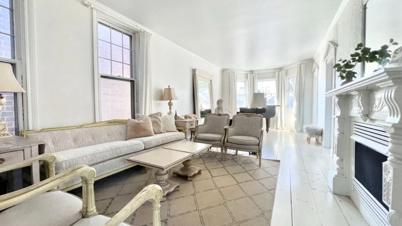 Photo of Livingroom in Lakeview