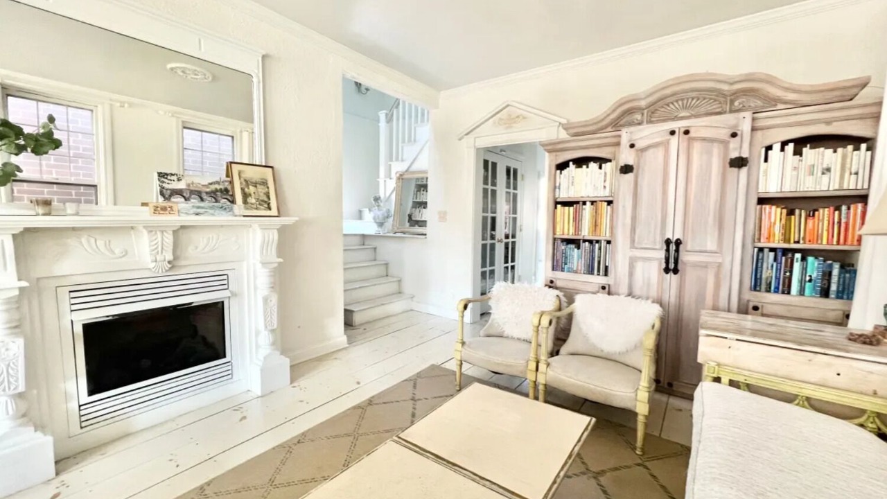 Photo of Livingroom in Lakeview