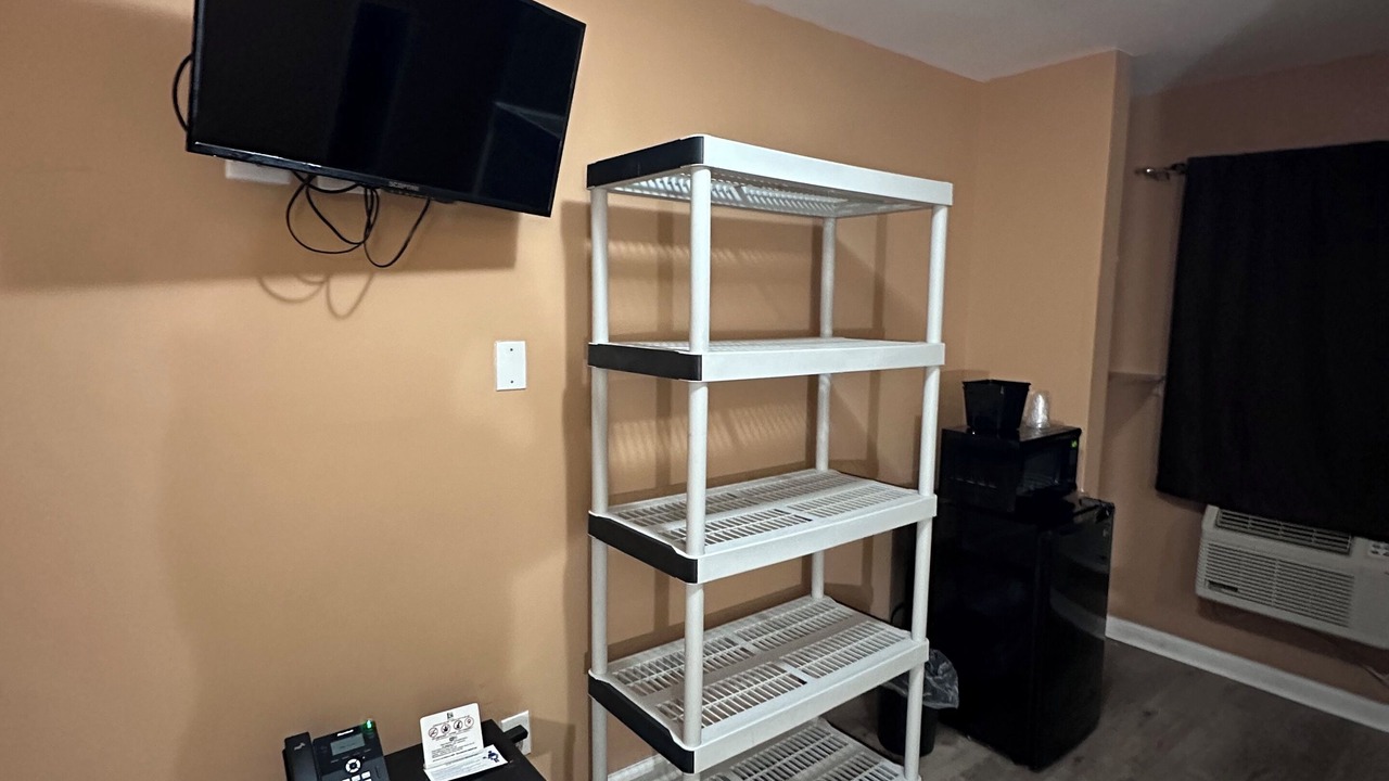 Photo of Livingroom in Streator