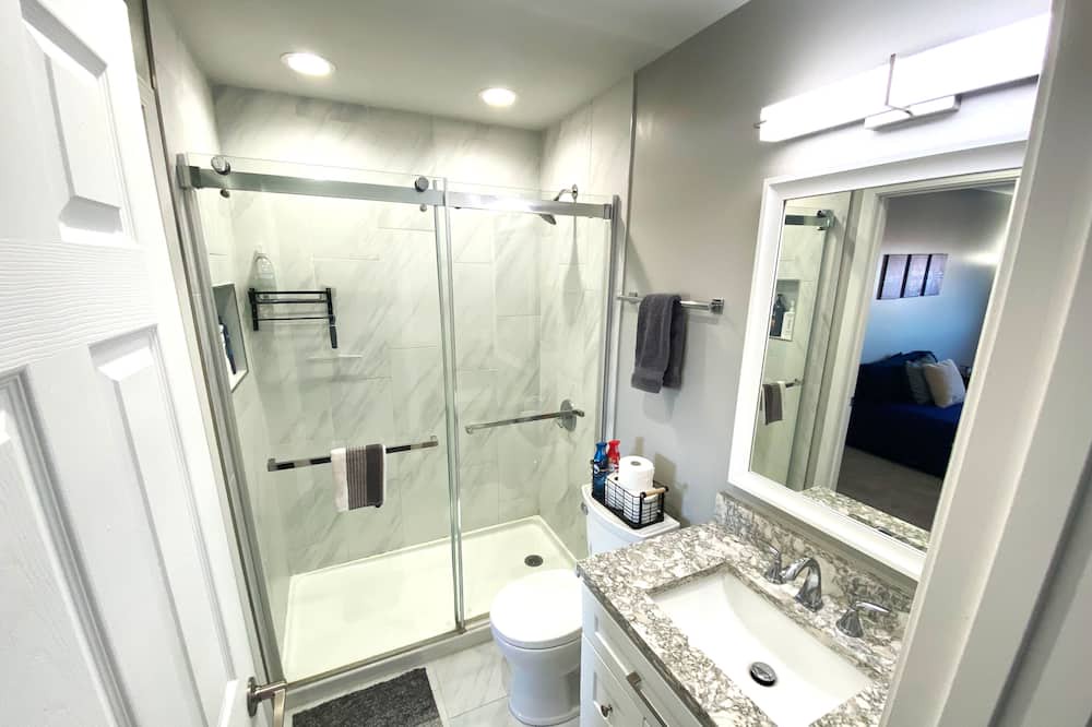 Photo of Bathroom in Roselle