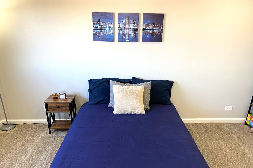Photo of Bedroom in Roselle