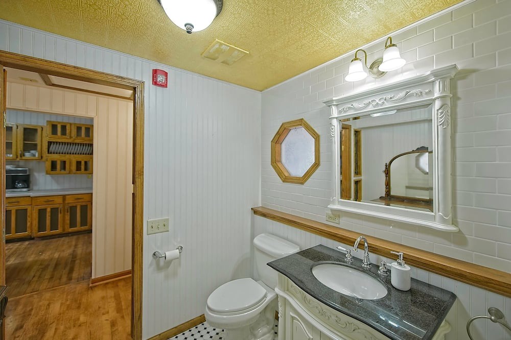 Photo of Bathroom in Fox Lake