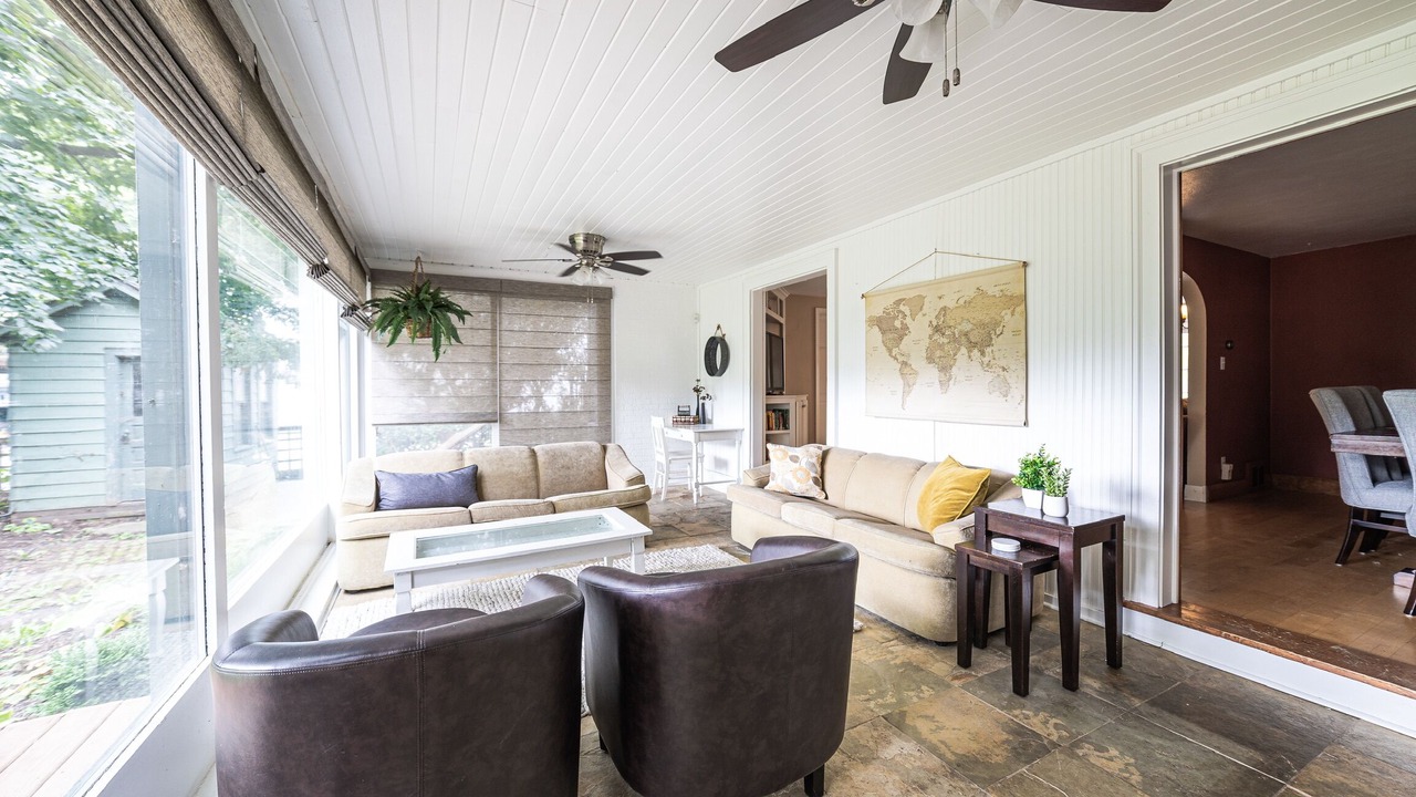 Photo of Livingroom in Algonquin