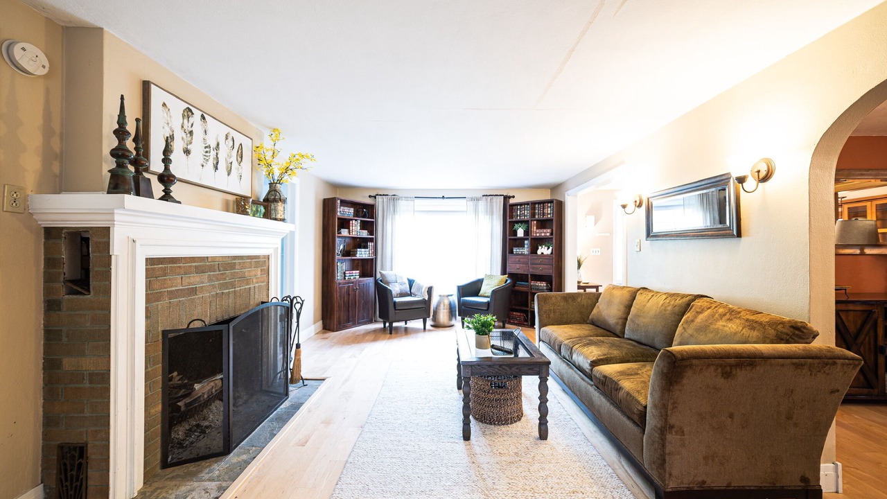 Photo of Livingroom in Algonquin