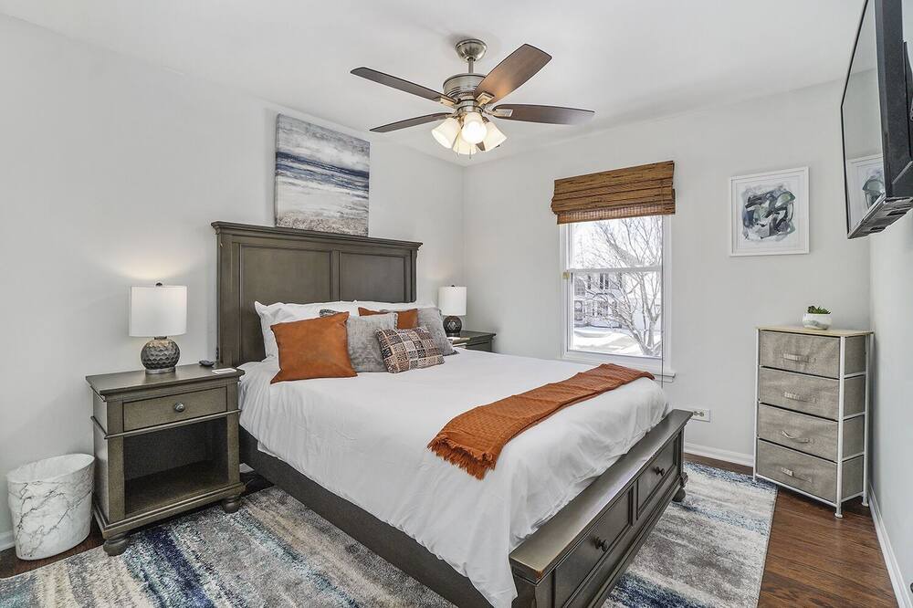Photo of Bedroom in Carol Stream