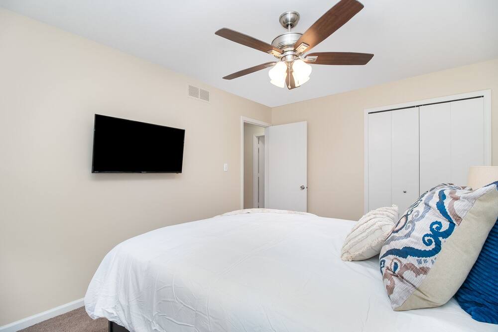 Photo of Bedroom in Aurora