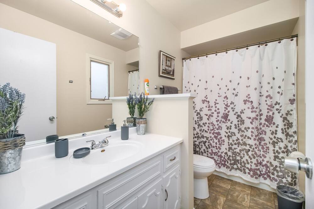 Photo of Bathroom in Aurora