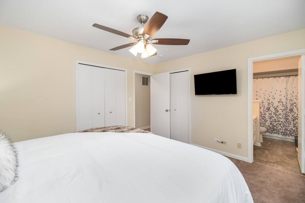Photo of Bedroom in Aurora