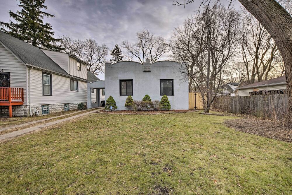 Photo of Outdoor in East Beverly