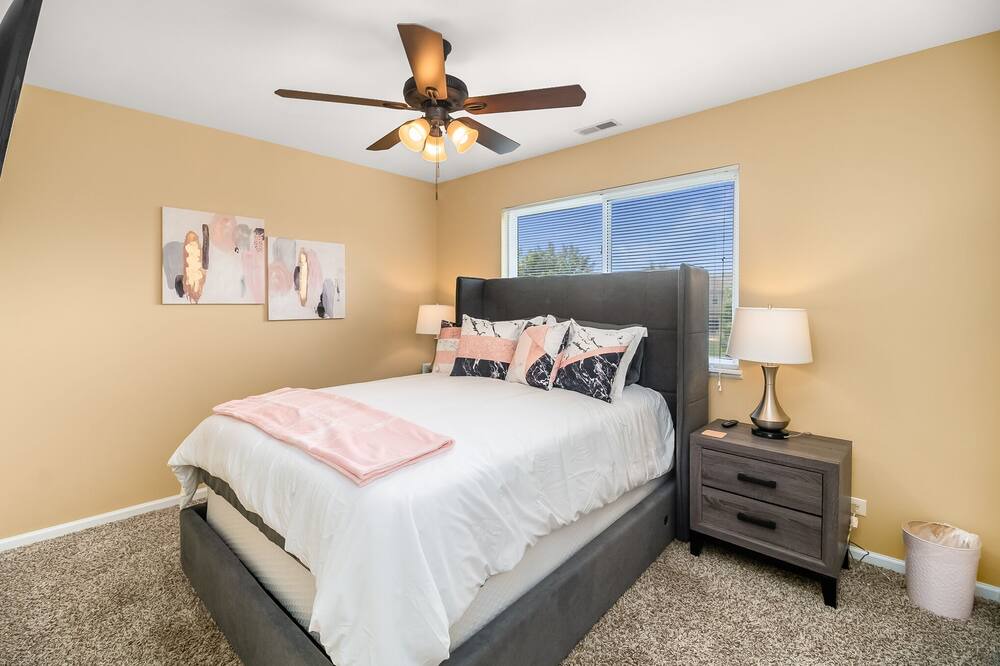 Photo of Bedroom in Fox Valley