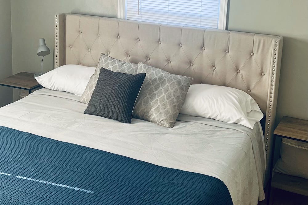 Photo of Bedroom in Carmi