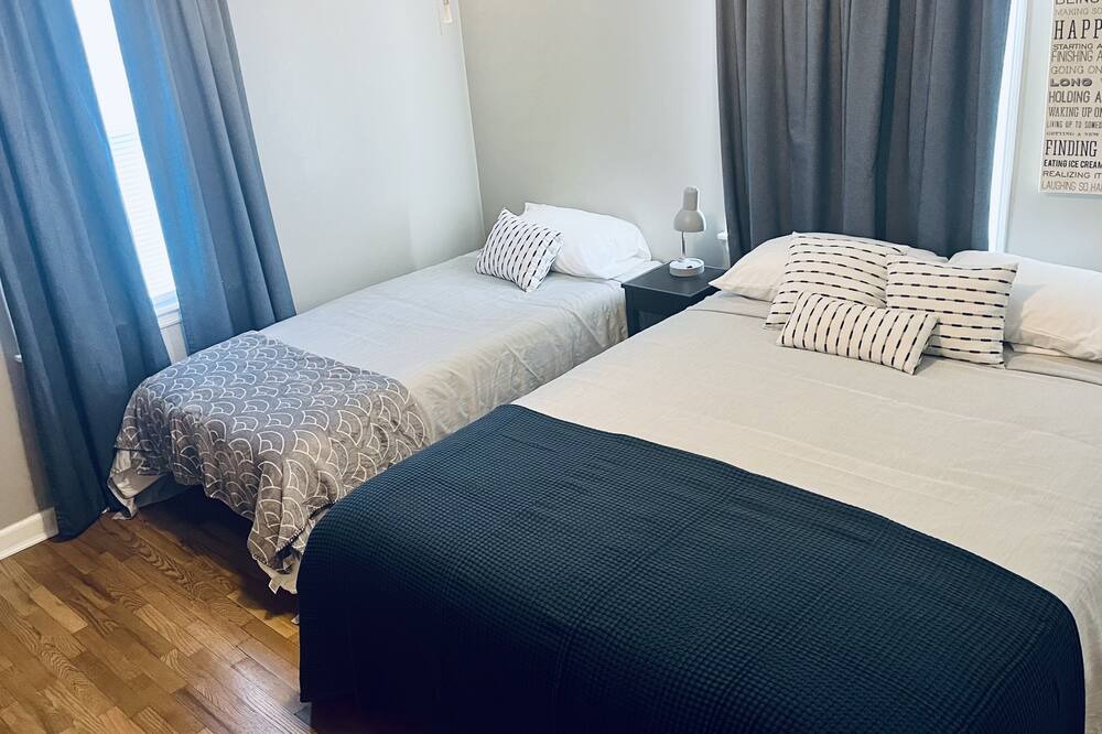 Photo of Bedroom in Carmi