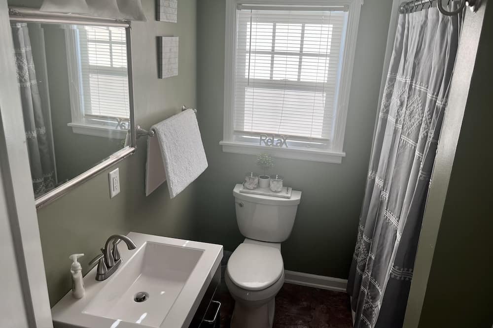 Photo of Bathroom in Carmi