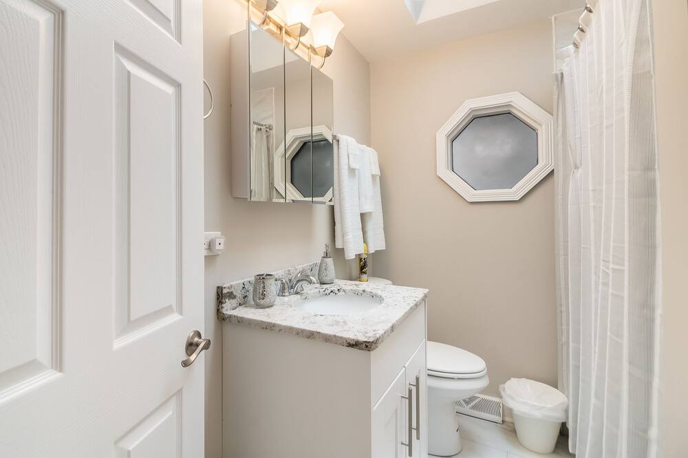 Photo of Bathroom in Elgin