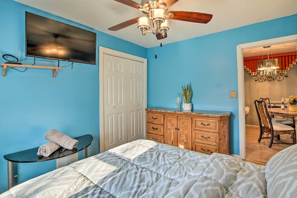Photo of Bedroom in Roseland
