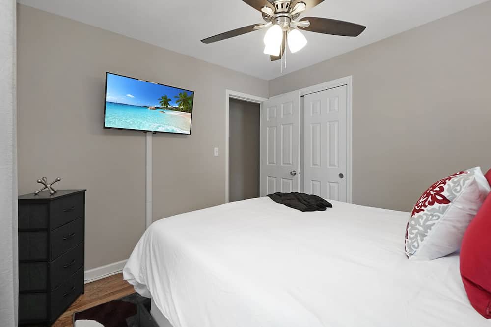 Photo of Bedroom in Arlington Heights