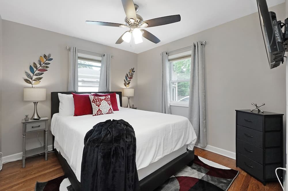 Photo of Bedroom in Arlington Heights