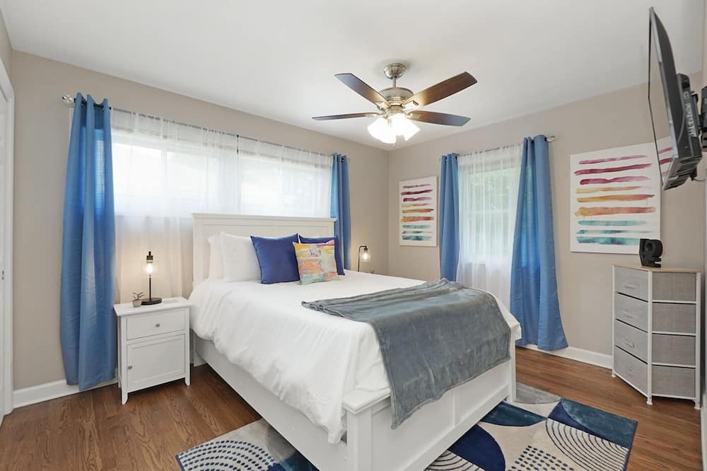 Photo of Bedroom in Arlington Heights