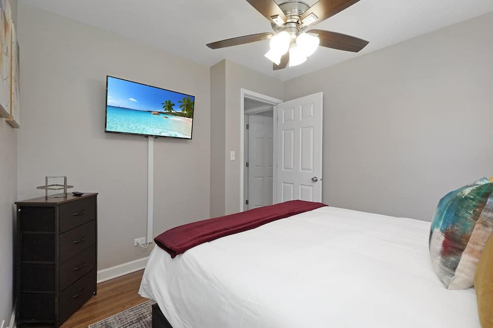 Photo of Bedroom in Arlington Heights