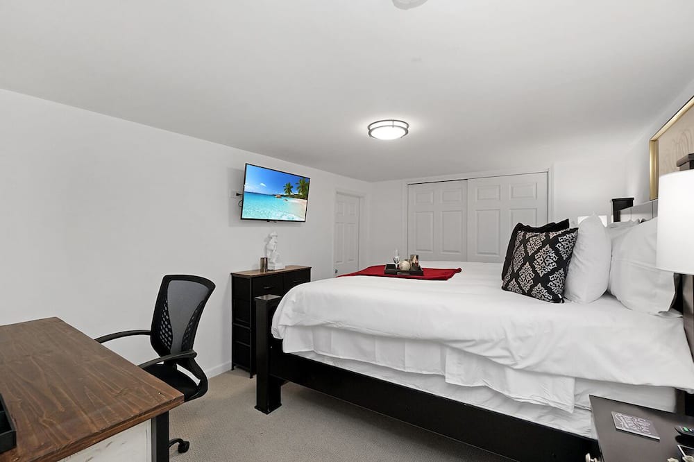Photo of Bedroom in Arlington Heights