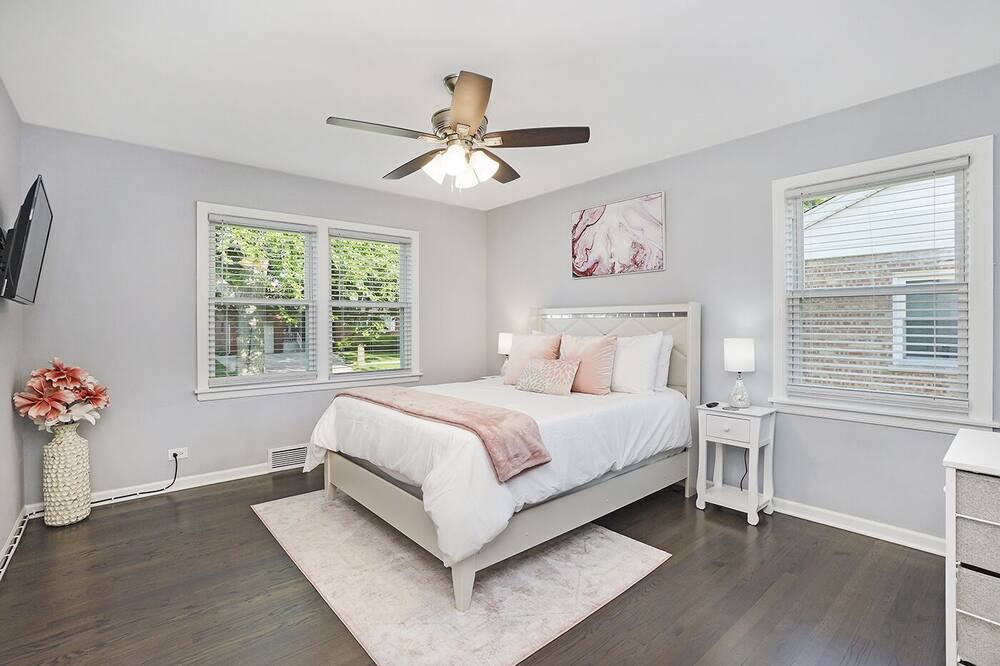 Photo of Bedroom in Homewood