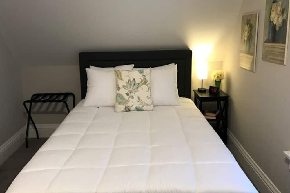 Photo of Bedroom in Lake Bluff