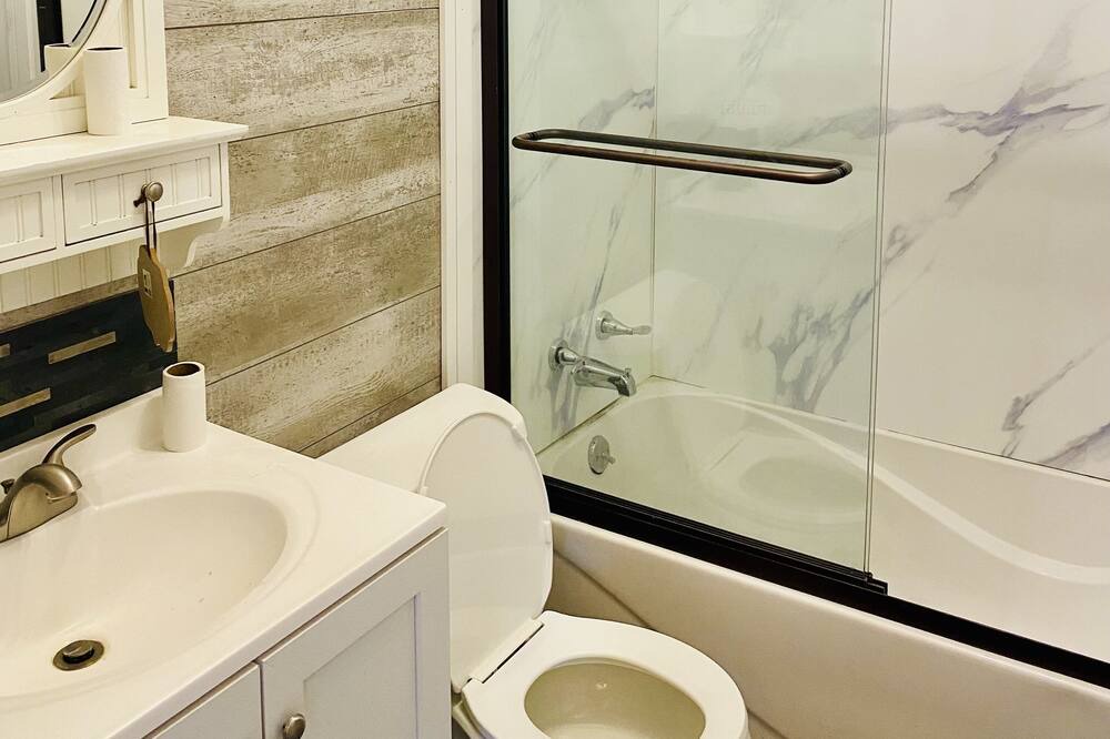 Photo of Bathroom in Fox Lake