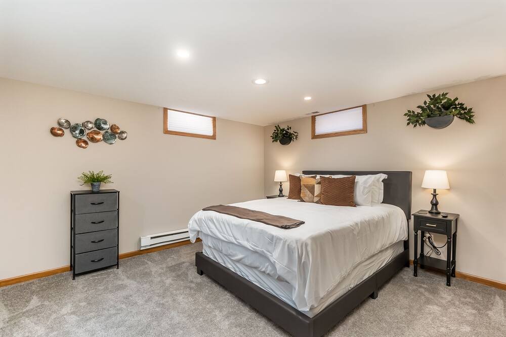 Photo of Bedroom in Itasca