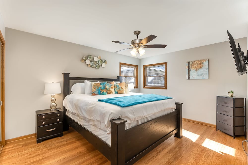 Photo of Bedroom in Itasca
