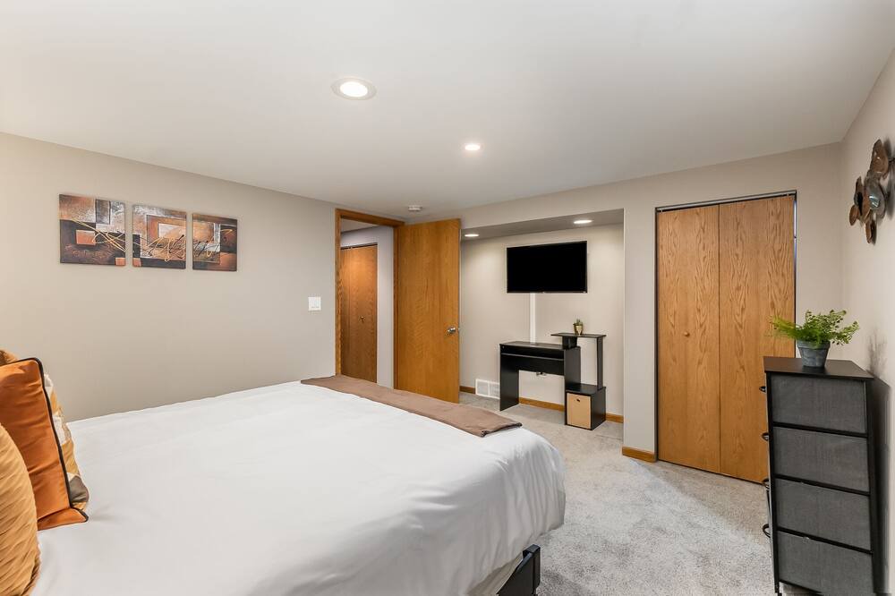 Photo of Bedroom in Itasca