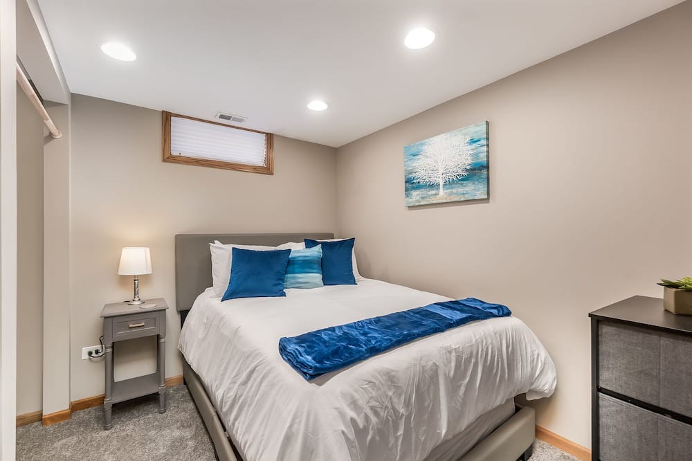 Photo of Bedroom in Itasca