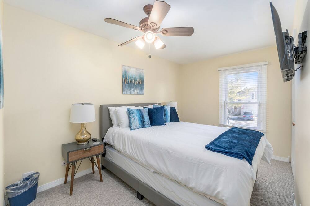 Photo of Bedroom in Roselle