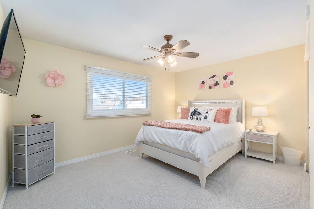 Photo of Bedroom in Roselle