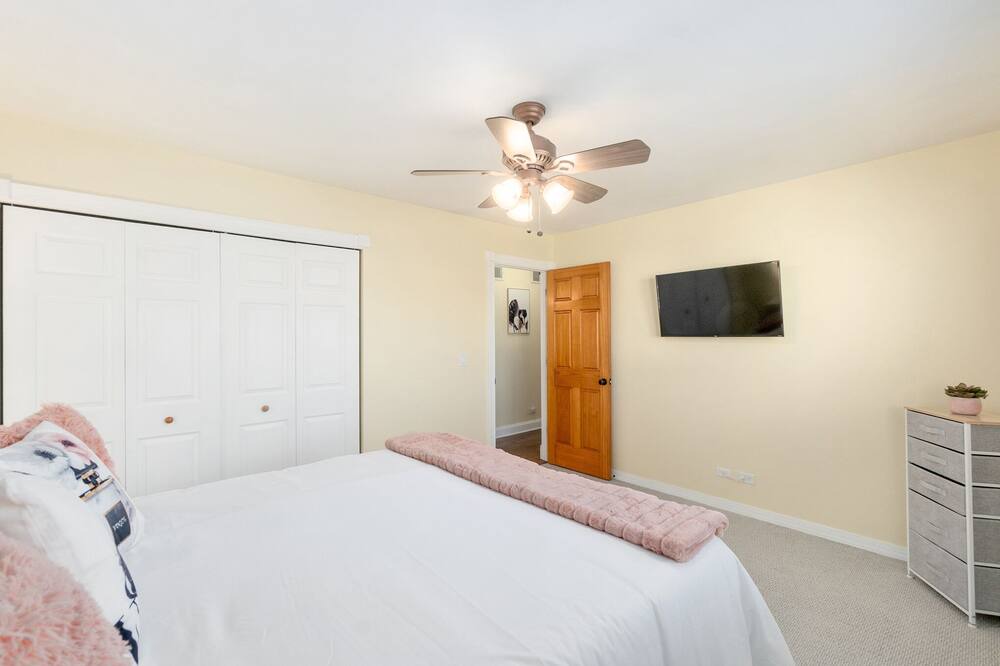 Photo of Bedroom in Roselle