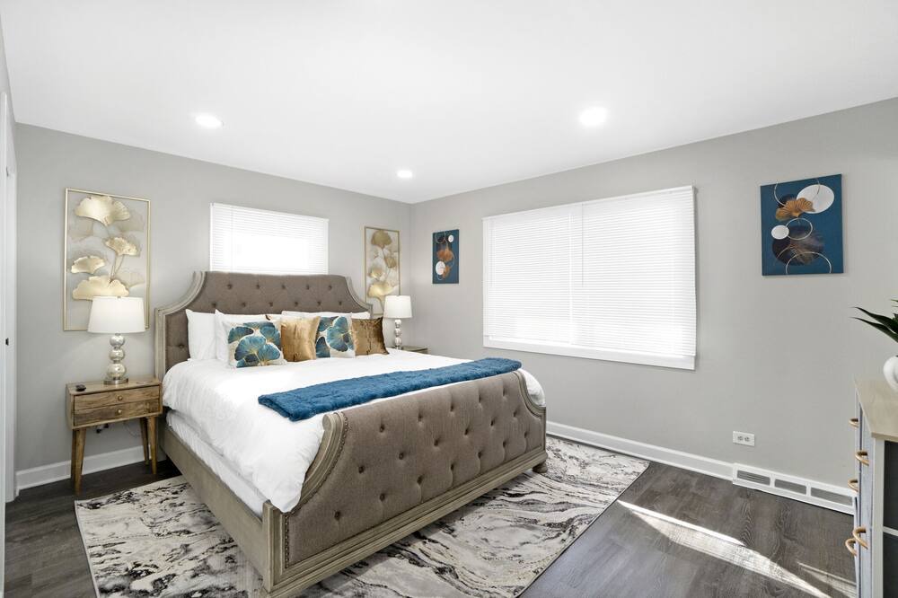 Photo of Bedroom in Elk Grove Village