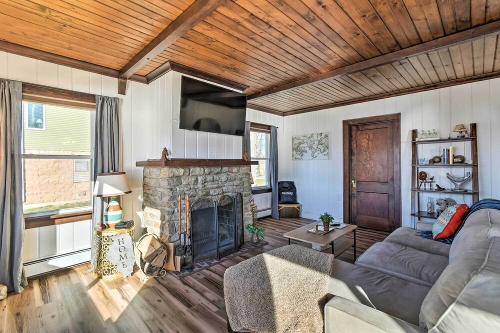 Photo of Livingroom in Quad Cities