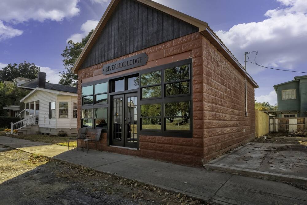 Photo of Outdoor in Elizabethtown