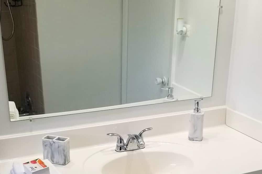 Photo of Bathroom in South Holland