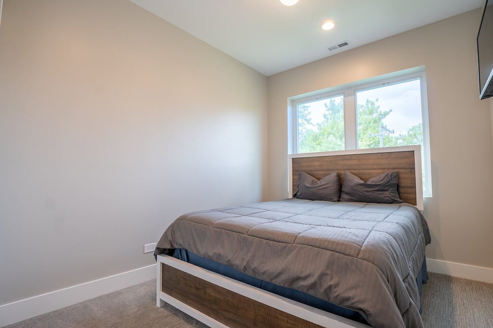 Photo of Bedroom in Woodlawn