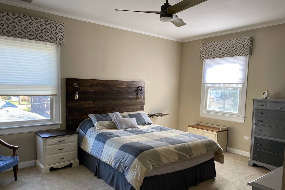 Photo of Bedroom in Western Springs