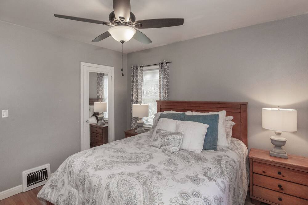 Photo of Bedroom in Moline