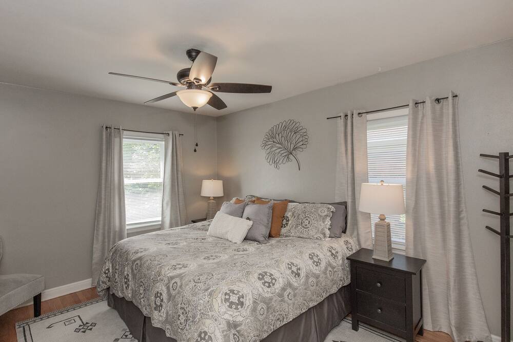 Photo of Bedroom in Moline