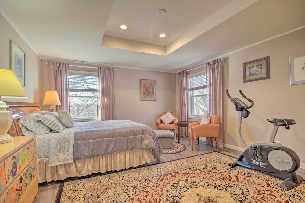 Photo of Bedroom in Fox Lake