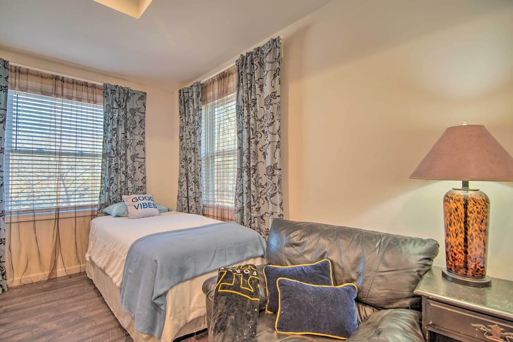 Photo of Bedroom in Fox Lake