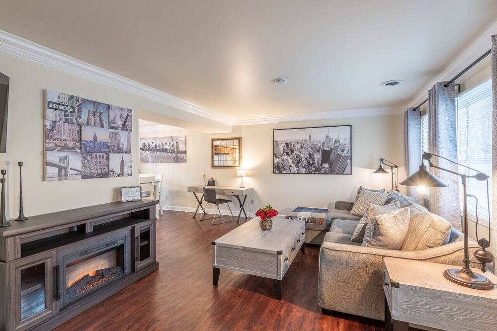 Photo of Livingroom in Oswego