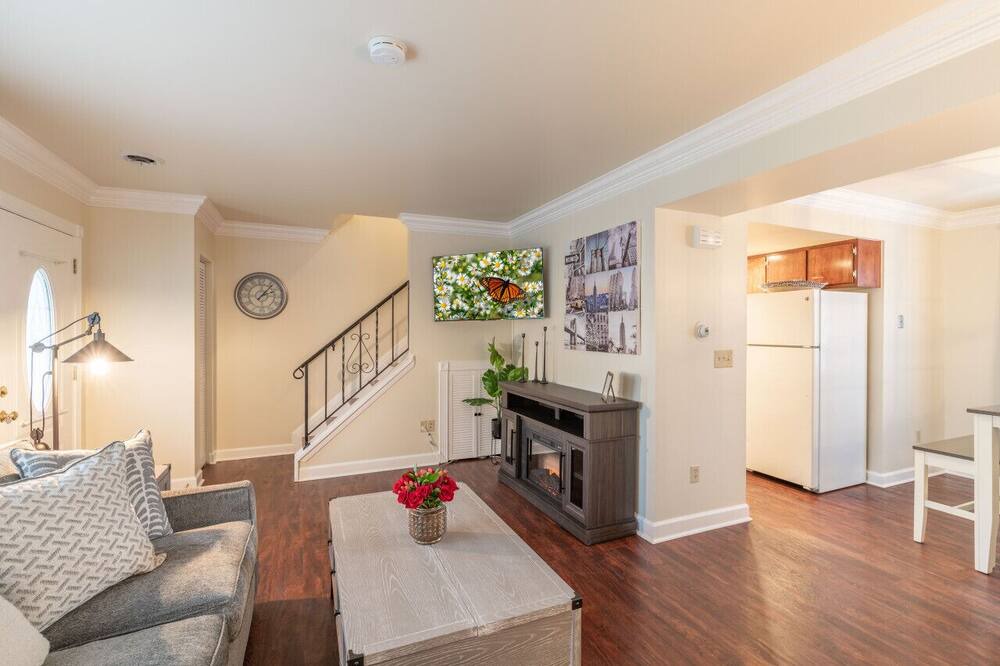 Photo of Livingroom in Oswego